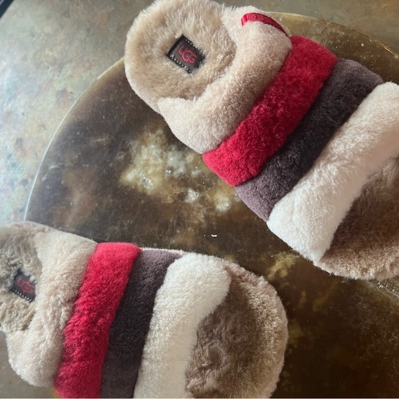 UGG Plush Slides - Picture 9 of 9